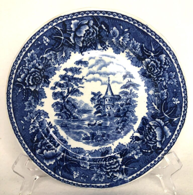 Read more about the article ARABIA Finland Blue and White Porcelain Bread and Butter Plate Landscape 5 7/8 in