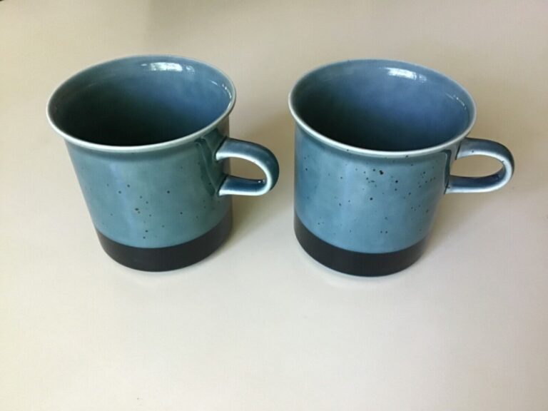 Read more about the article Arabia Finland  Meri Blue  Vintage  Two Coffee Cups  excellent condition