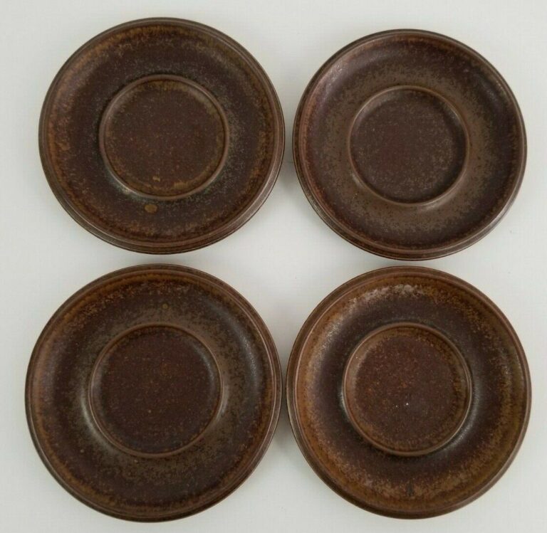 Read more about the article 4 Vintage Arabia Finland Ruska Brown Saucer Plates Ulla Procope 4.5″ Round