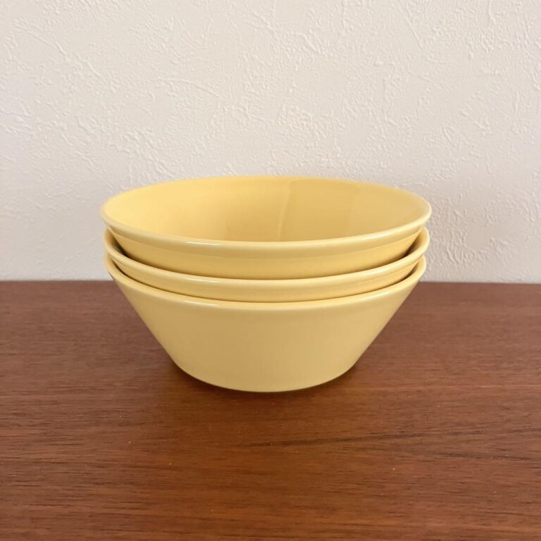 Read more about the article Arabia Iiittala  Vintage Teema Yellow Bowl