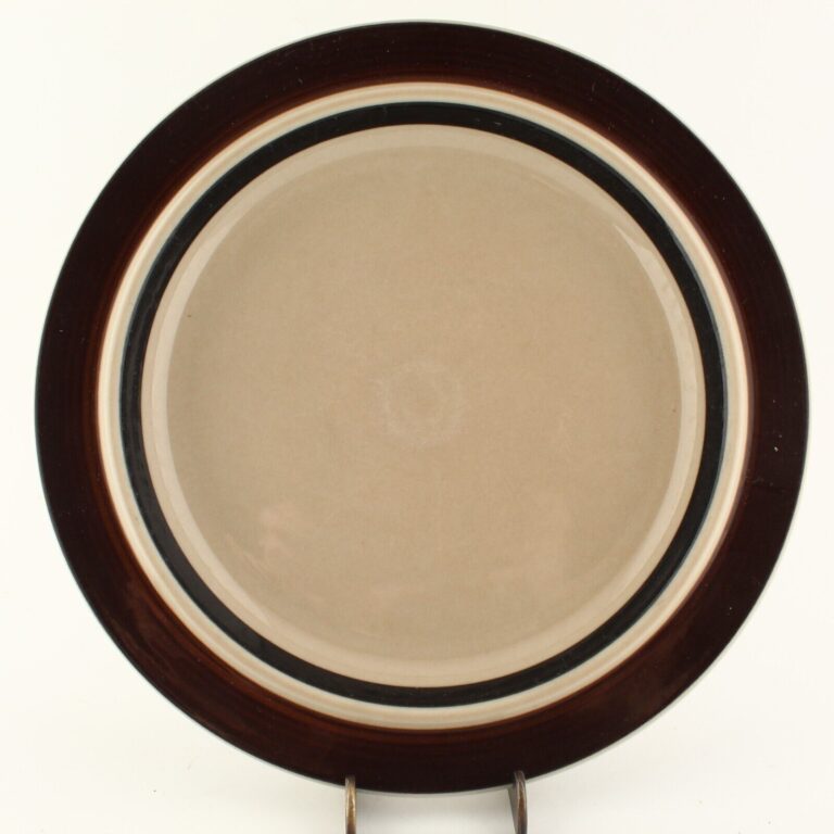 Read more about the article Arabia Finland Ruija Troubadour Dinner Plate 10″