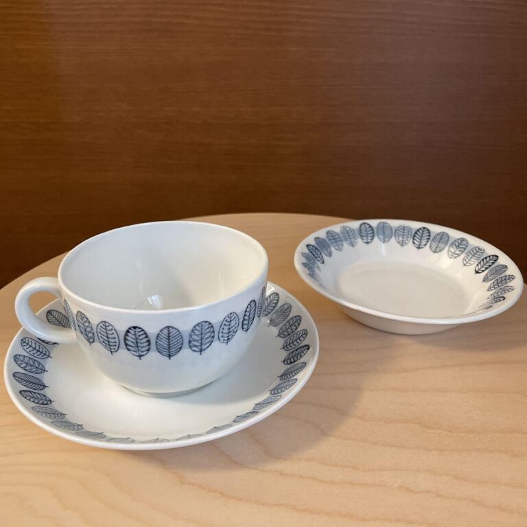 Read more about the article Arabia Linnea Linea Tea Cup Saucer Plate Vintage