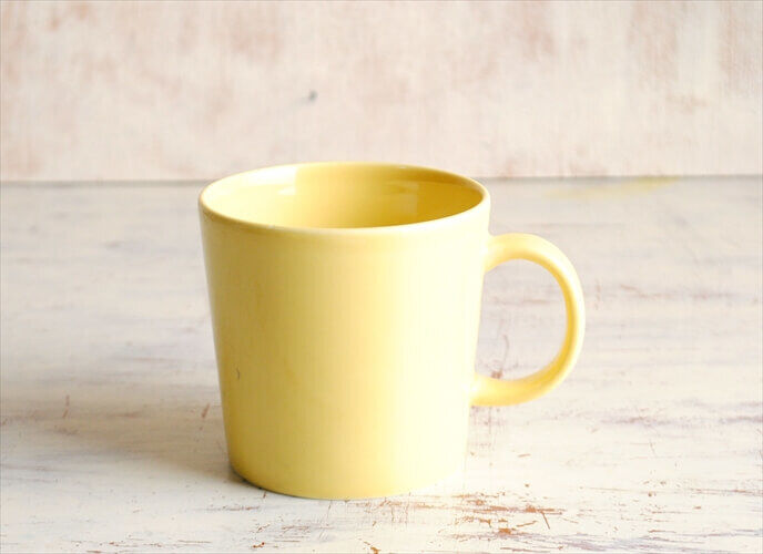 Read more about the article Arabia Teema Cup Mug Yellow Iiittala  Nordic Tableware Finland Vintage Antique I