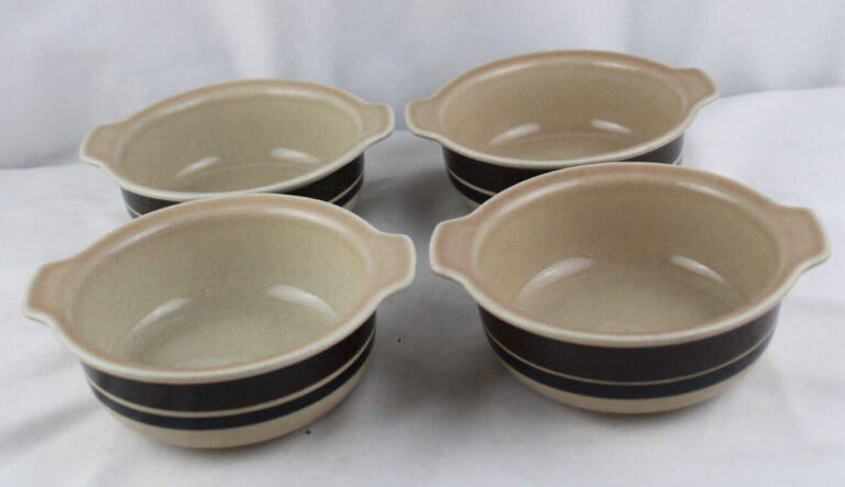 Read more about the article Arabia Finland Ruija Troubadour Lugged Cereal Bowl Set 4