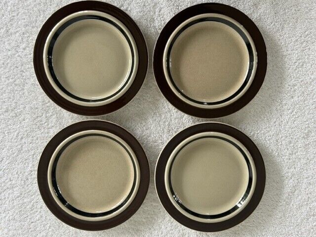 Read more about the article Arabia Finland Ruija Troubadour Set of 4 Bread/Dessert Plates 7″ 