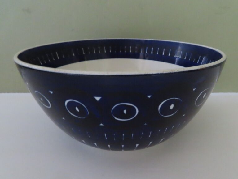 Read more about the article Arabia Ulla Procope Valencia 8 5/8″ Salad Serving Bowl – Mint