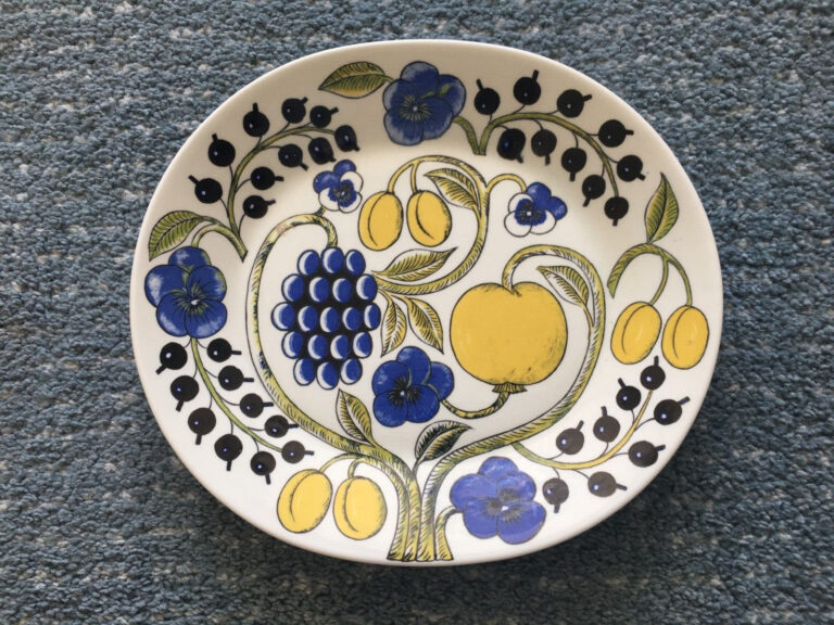 Read more about the article Large Arabia Finland Paratiisi Serving Platter Oval – Plate – Birger Kaipianen