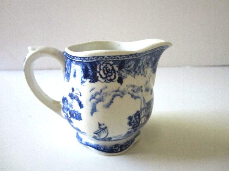 Read more about the article ARABIA FINLAND LANDSCAPE BLUE and WHITE CREAMER  CREAM PITCHER