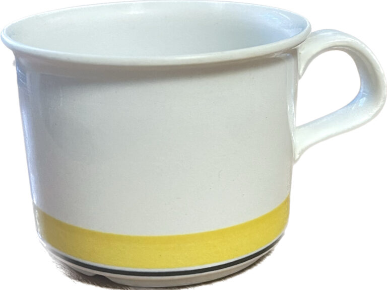 Read more about the article Arabia Finland Faenza Yellow Coffee Cup Vintage Porcelain