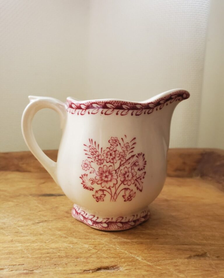 Read more about the article Vintage 2-7/8″ Creamer Pitcher Red “Finn Flower” Transfer By Arabia~Finland