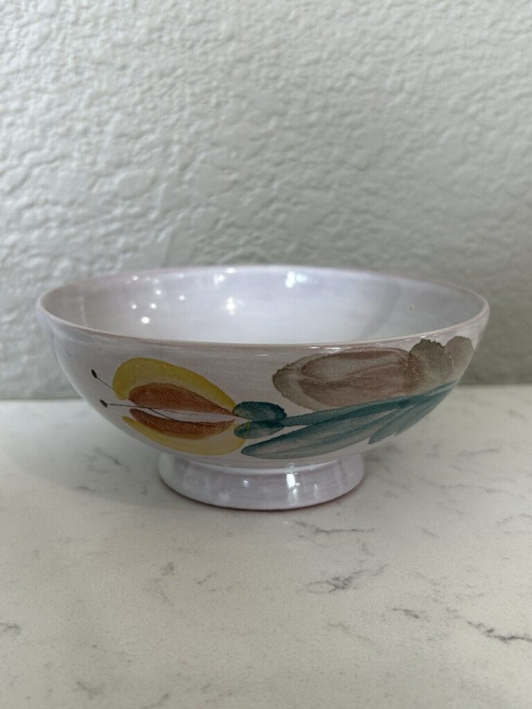 Read more about the article Arabia Finland Vintage Bowl ARA Floral Flowers Flora Butterflies Animals Rare