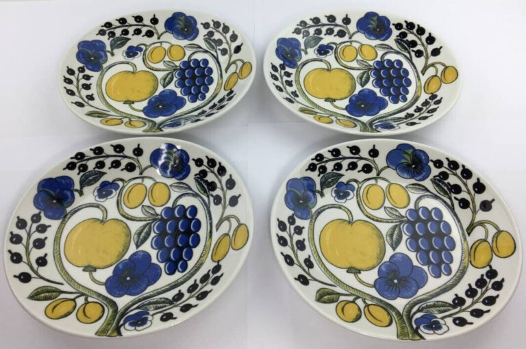 Read more about the article Arabia paratiisi Oval plate 23 cm 4 pieces without box