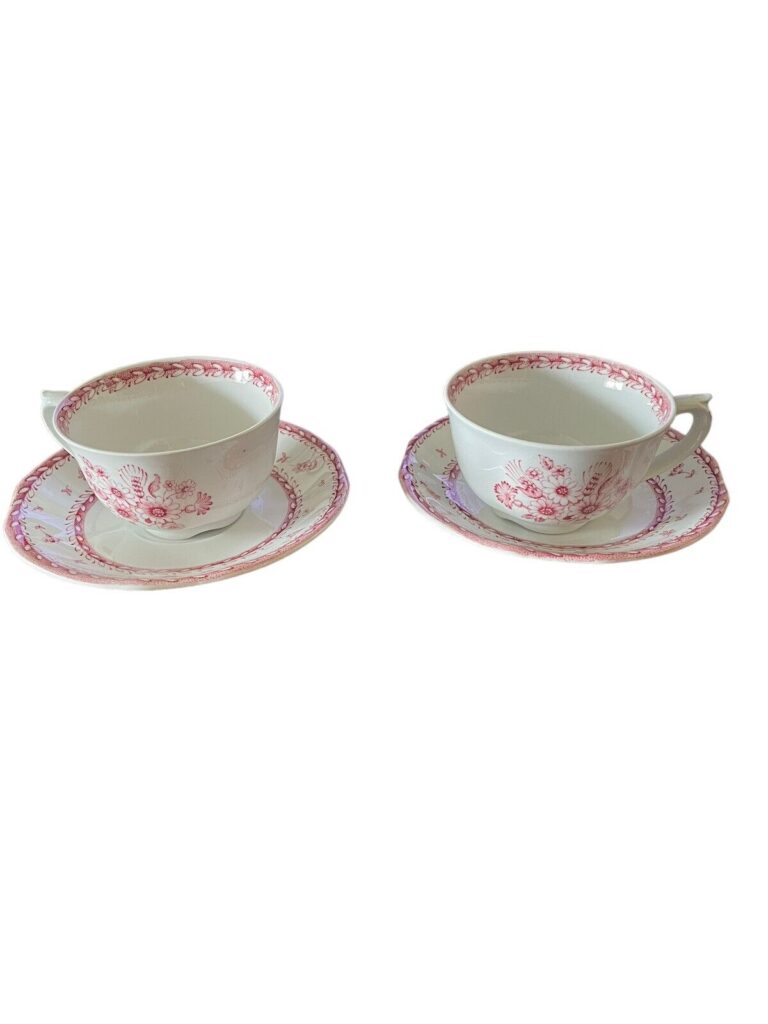 Read more about the article Arabia of Finland Set of 2 Cups and Saucers Finn Flowers Red White Background