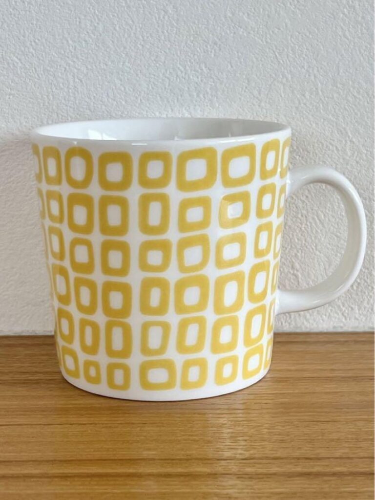 Read more about the article Arabia Teema/Teema Mug Yellow Square Design