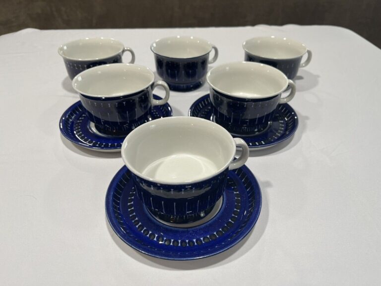 Read more about the article Arabia of Finland Valencia Ulla Procope Cups and Saucers 9 Pieces Total