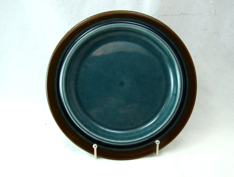 Read more about the article Arabia Finland BALTIC SEA BLUE Dinner Plate(s)
