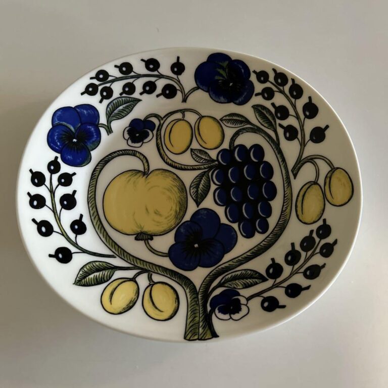 Read more about the article Arabia paratiisi 9.8 inch oval plate