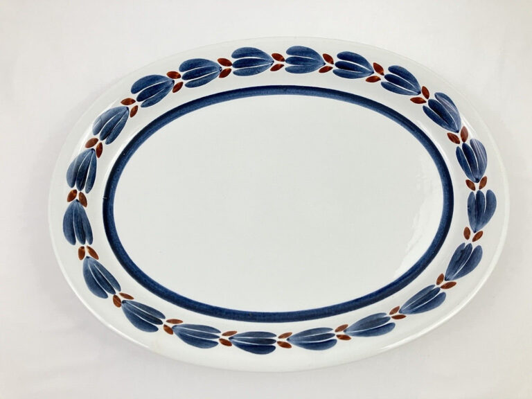 Read more about the article Arabia of Finland 14” (36cm) Large Oval Platter Botnia Blue and Brown  Arabot