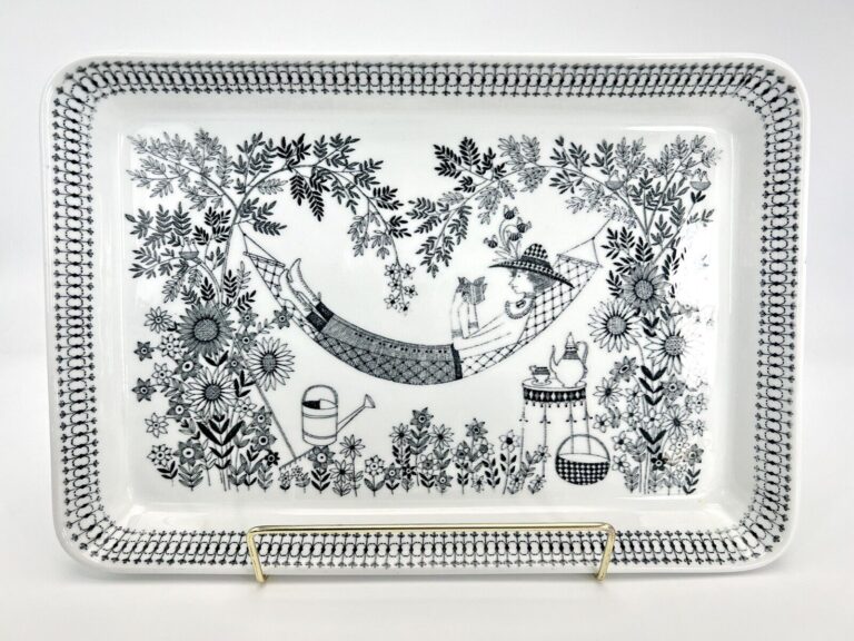 Read more about the article Arabia Finland EMILIA Rectangular Tray Platter Plate