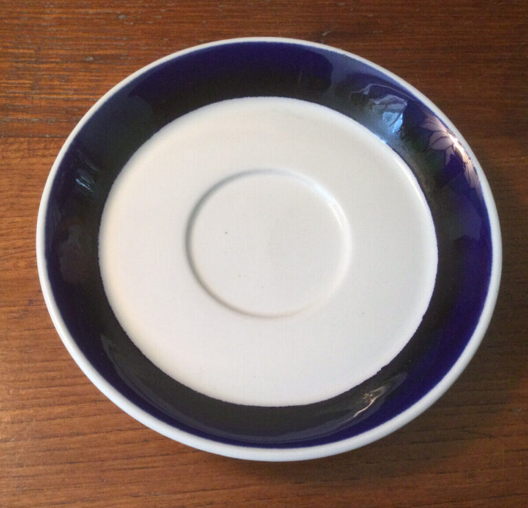 Read more about the article VTG Arabia of Finland | Sotka Blue | 1 Saucer