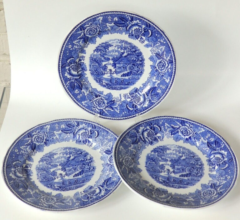 Read more about the article Retired Set 3 Arabia of Finland Landscape Blue Transferware 10.25″ Dinner Plates