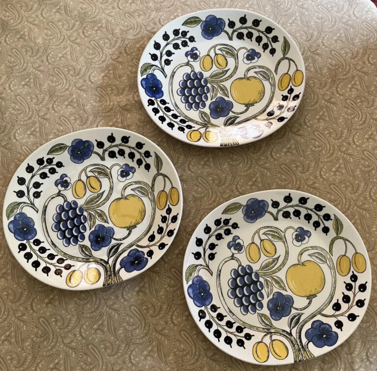 Read more about the article 3 Vtg.~1970~ARABIA FINLAND PARATIISI 10-1/2″ X 11-3/8″ LARGE OVAL DINNER PLATES