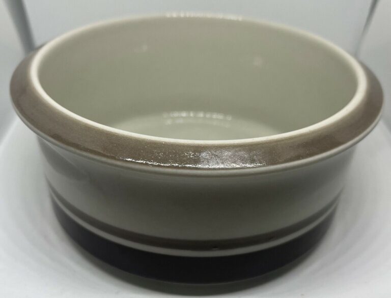 Read more about the article Arabia Of Finland Pirtti Serving Bowl Vintage