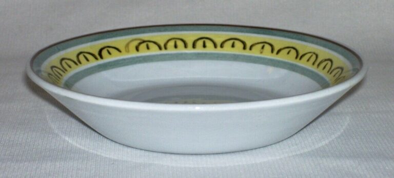Read more about the article ARABIA ~ Early Porcelain 5″ FRUIT/DESSERT BOWL (Crownband)  4 Oz. ~ Finland