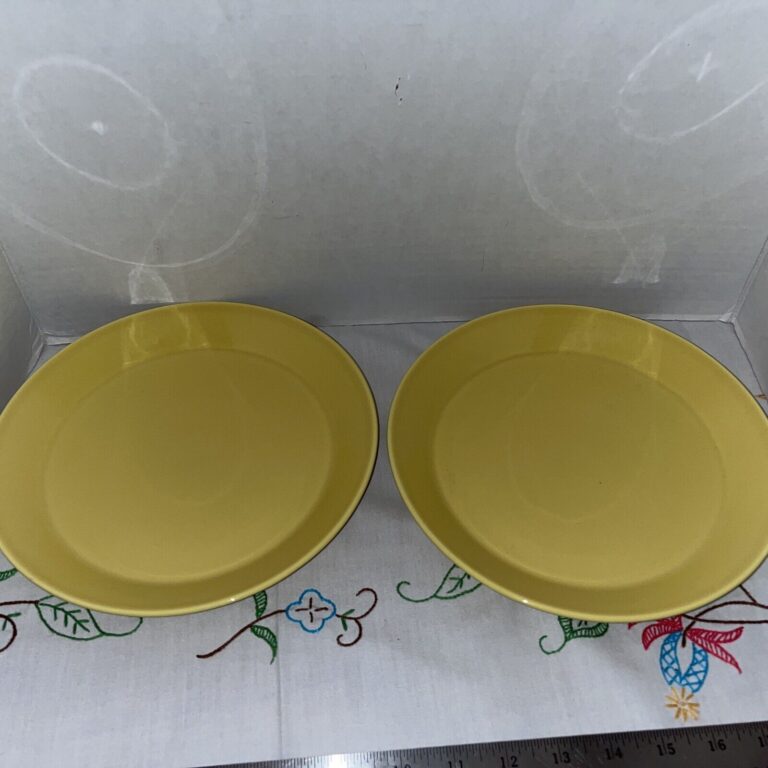 Read more about the article iitallia Kaj Franck Arabia Finland TEEMA Yellow Salad Plate 9″ Honey Lot of 2