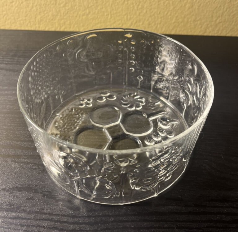 Read more about the article VINTAGE Nuutajarvi Iittala Arabia Finland Oiva Toikka Clear Glass Flora Bowl 6″