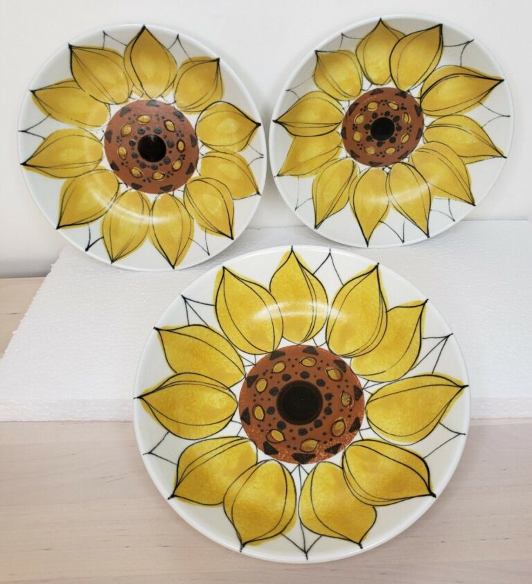 Read more about the article 3 Arabia of Finland Sun Rose Sunflower Bowls Soup Set