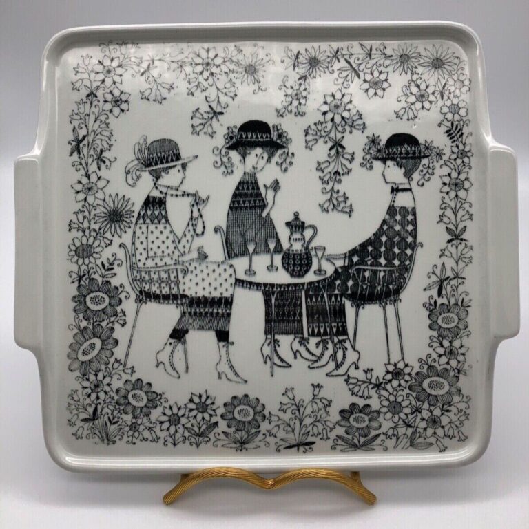 Read more about the article Emilia  Arabia Tray 1950’s Made in Finland By Raija Uosikkinen Rare Vintage