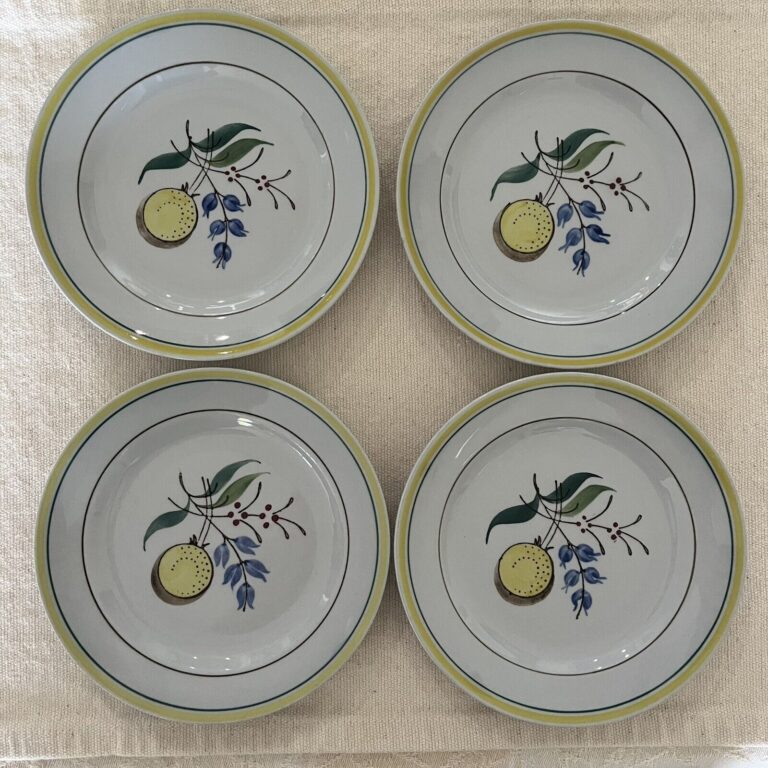 Read more about the article Arabia Finland WINDFLOWER 5.75″ Bread and Butter Appetizer Plates Vintage-Set Of 4