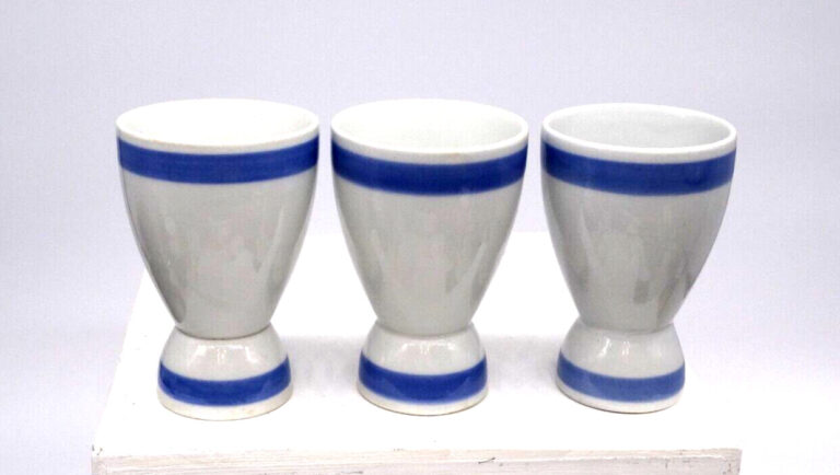 Read more about the article Three Vintage Double Egg Cups  Arabia of Finland  Blue Ribbon
