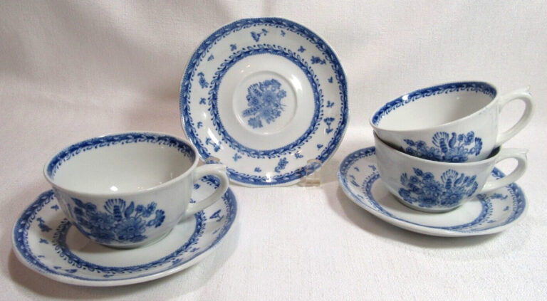 Read more about the article ARABIA of Finland Vintage FINN FLOWER BLUE Three (3) Flat Cups and Saucers GC