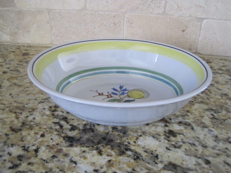 Read more about the article SUOMI Arabia Wind Flower Finland Small Oval Serving Bowl EUC