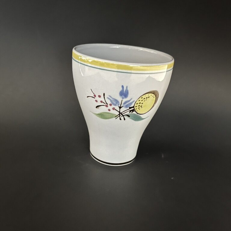 Read more about the article Vintage ARABIA Finland WINDFLOWER Juice Tumbler Cup HandPainted Lemon Flowers 4”