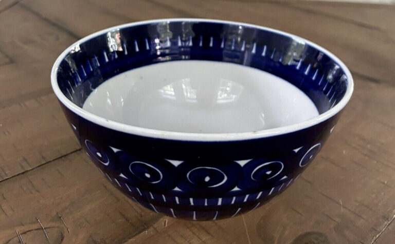 Read more about the article ARABIA OF FINLAND ULLA PROCOPE VALENCIA BLUE 7″ DIA. SERVING BOWL – EXC