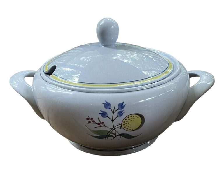 Read more about the article Arabia Finland Windflower Soup Tureen Covered Lid