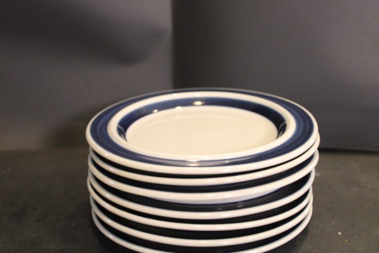 Read more about the article ARABIA OF FINLAND Anemone Blue 7 SALAD PLATES 8″