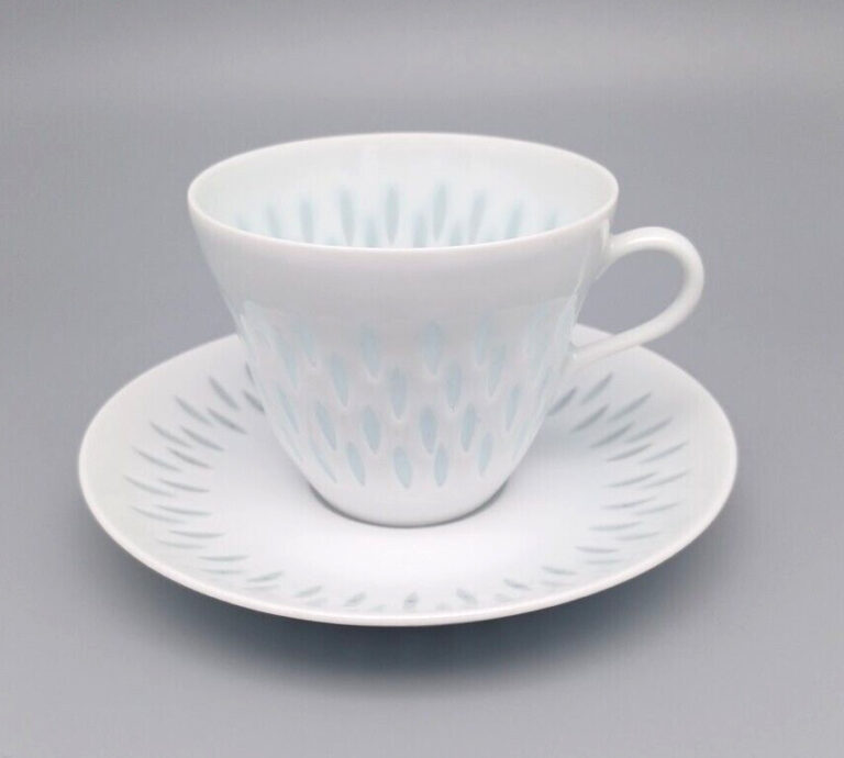 Read more about the article Arabia Finland Friedl Holzer Kjellberg Rice Grains Porcelain Demi Cup and Saucer