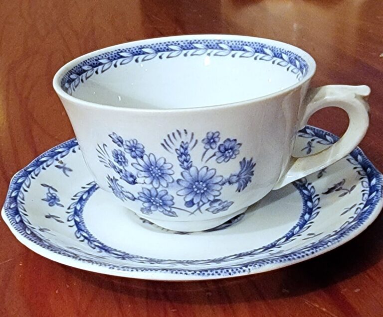 Read more about the article Arabia Finn Flower Demitasse Cup and Saucer Set(s) Excellent Multiples Available