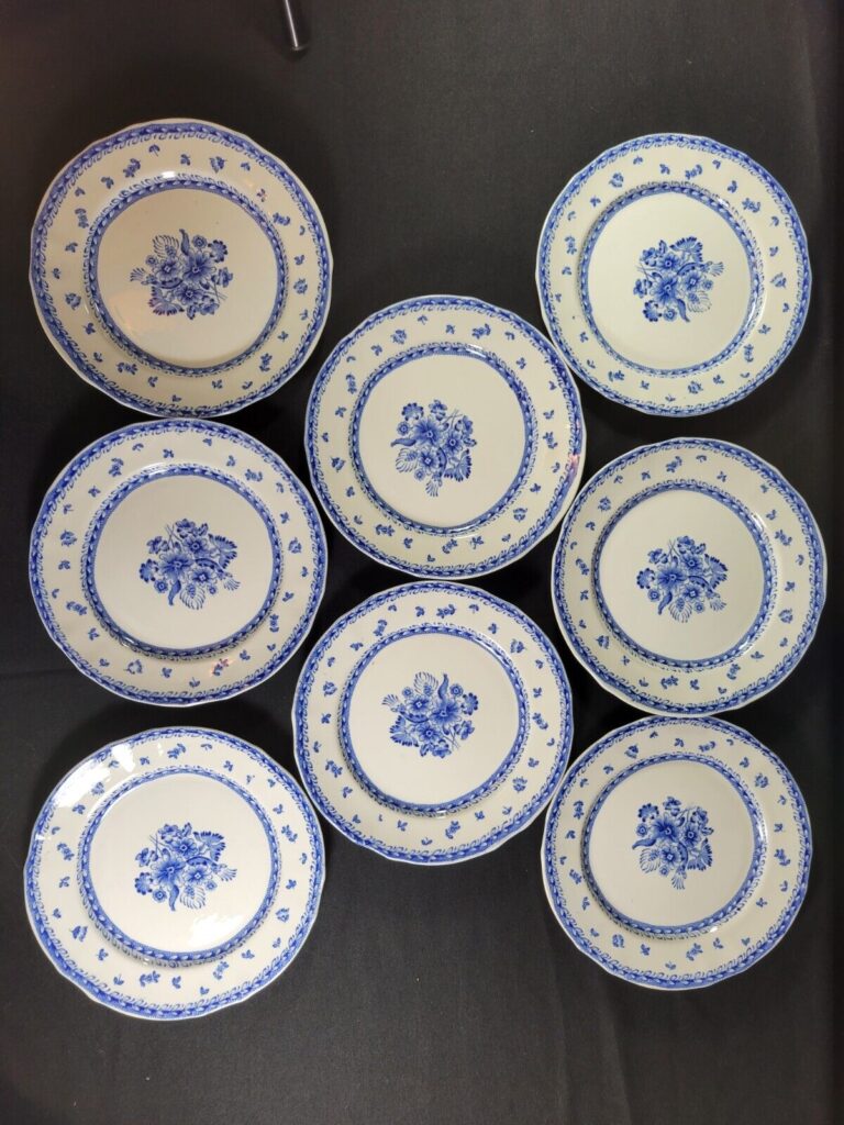 Read more about the article Set of 8 Arabia Finland Blue and White Lunch Salad Plates Finn Flower 7 ¾”