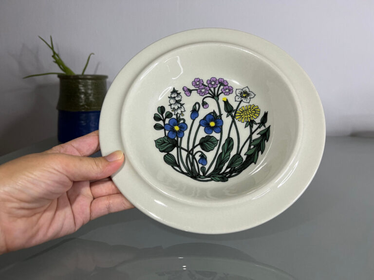 Read more about the article Arabia Flora Deep Plate / Bowl by Esteri Tomula