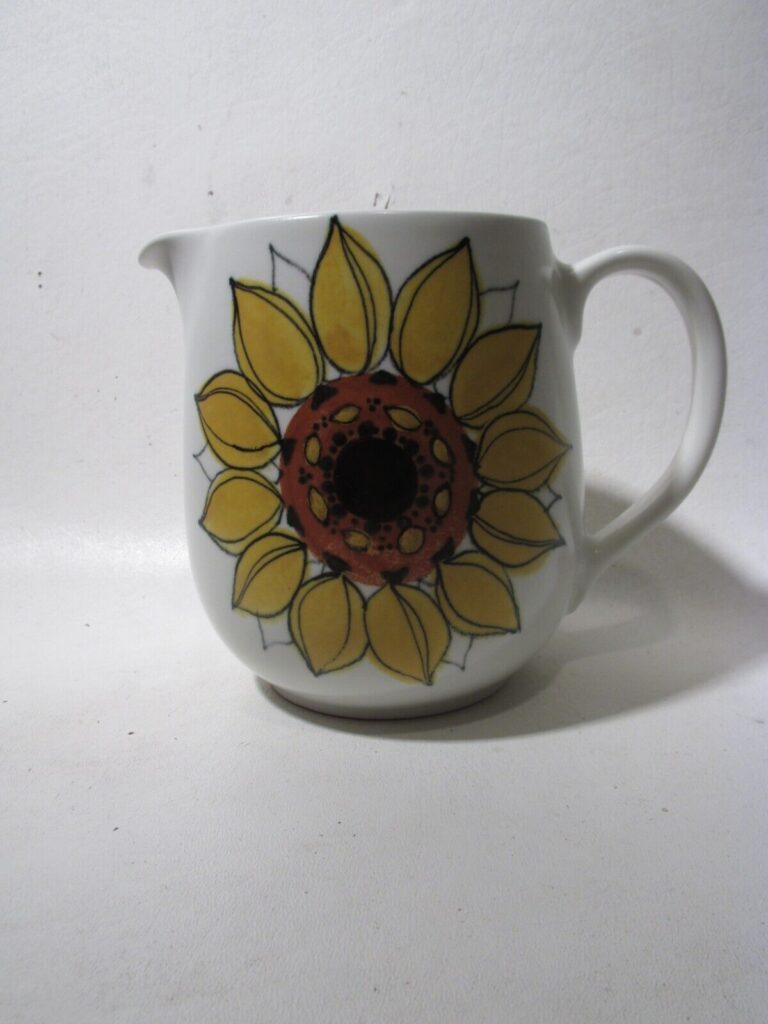 Read more about the article MCM ARABIA Finland Vintage Yellow Sun Rose Sunflower Pitcher 5 5/8″