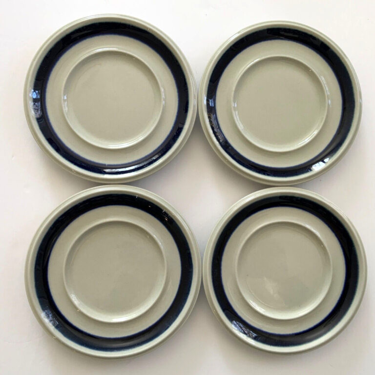 Read more about the article Arabia Finland Blue Anemone Saucer Small Plate Set of 4
