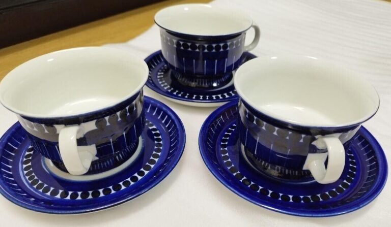 Read more about the article ARABIA VALENCIA Coffee cups and Saucers Set of 3 Vintage Blue from Japan