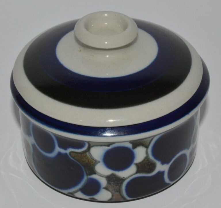 Read more about the article Arabia Saara Finland Sugar Bowl W/Lid
