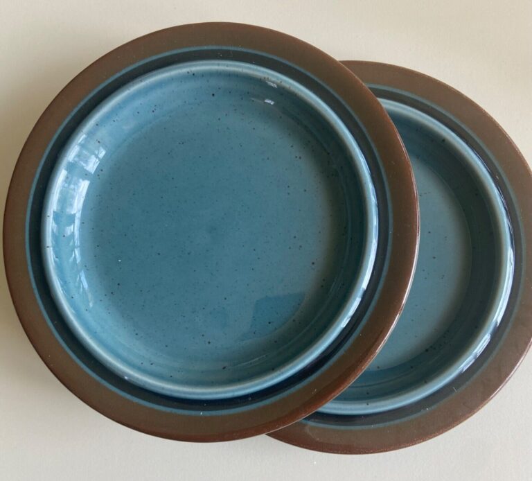 Read more about the article Arabia Finland  Meri Blue  Vintage  Two 6” Bread Plates. FREE SHIPPING