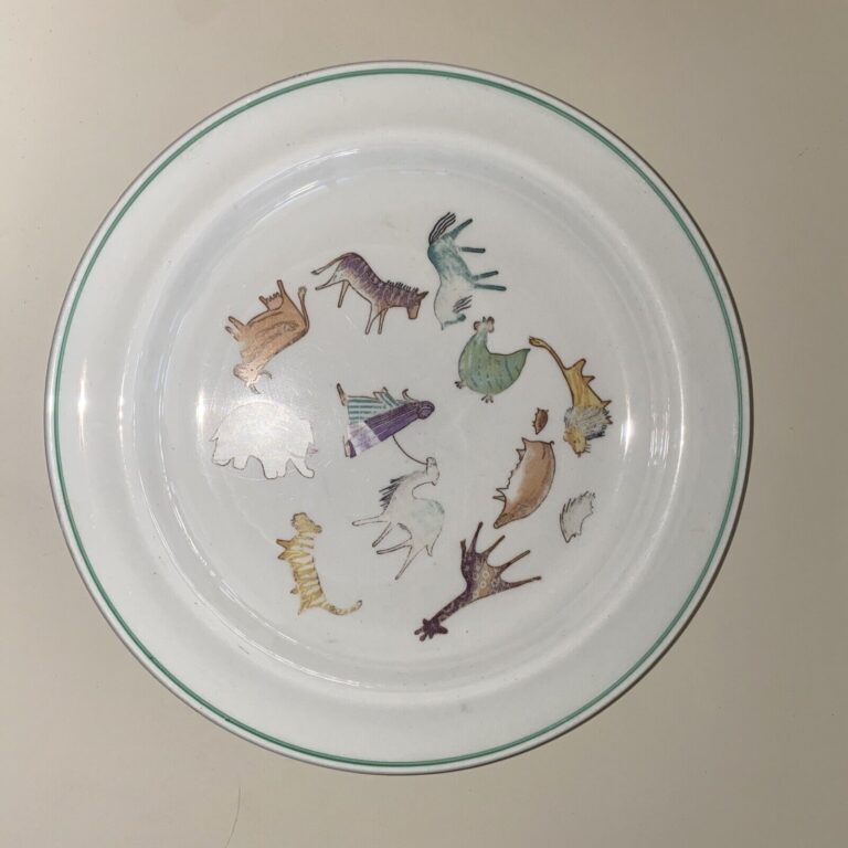 Read more about the article Vintage 1963 Arabia Finland Child’s Noah’s Ark Animal Parade Plate